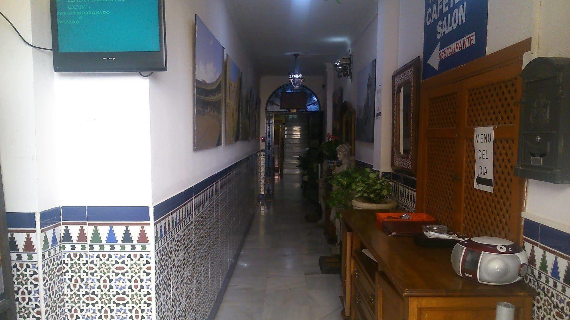 Hostal Virgen Del Rocio Ронда Экстерьер фото