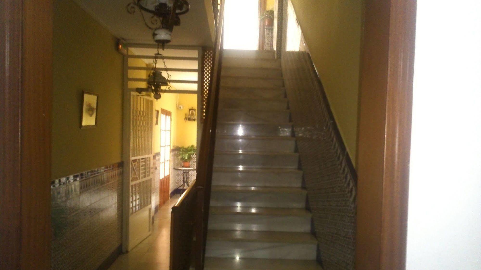 Hostal Virgen Del Rocio Ронда Экстерьер фото