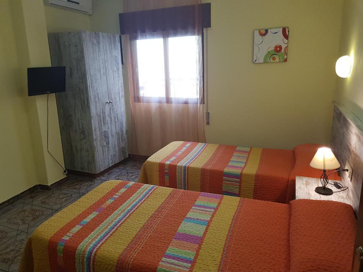 Hostal Virgen Del Rocio Ронда Экстерьер фото