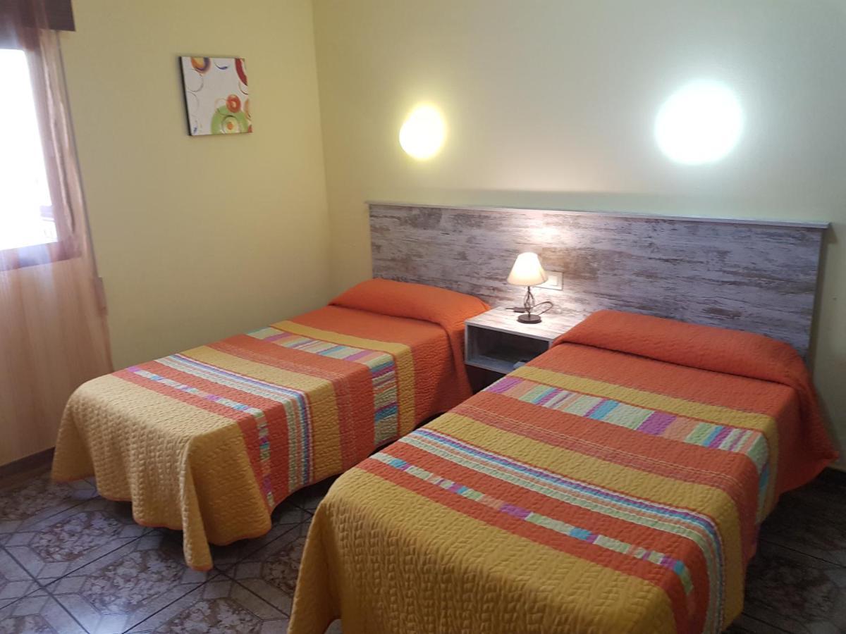 Hostal Virgen Del Rocio Ронда Экстерьер фото