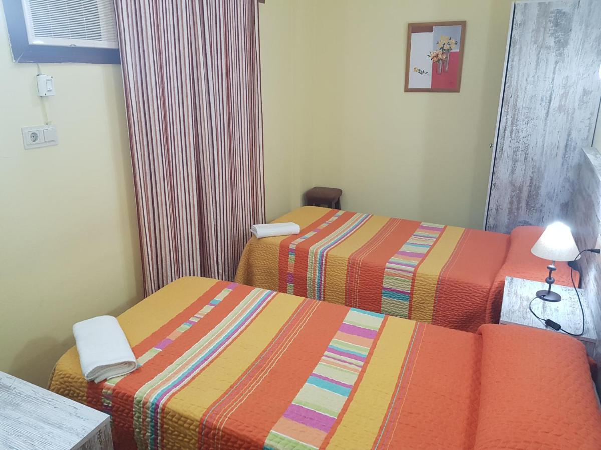 Hostal Virgen Del Rocio Ронда Экстерьер фото