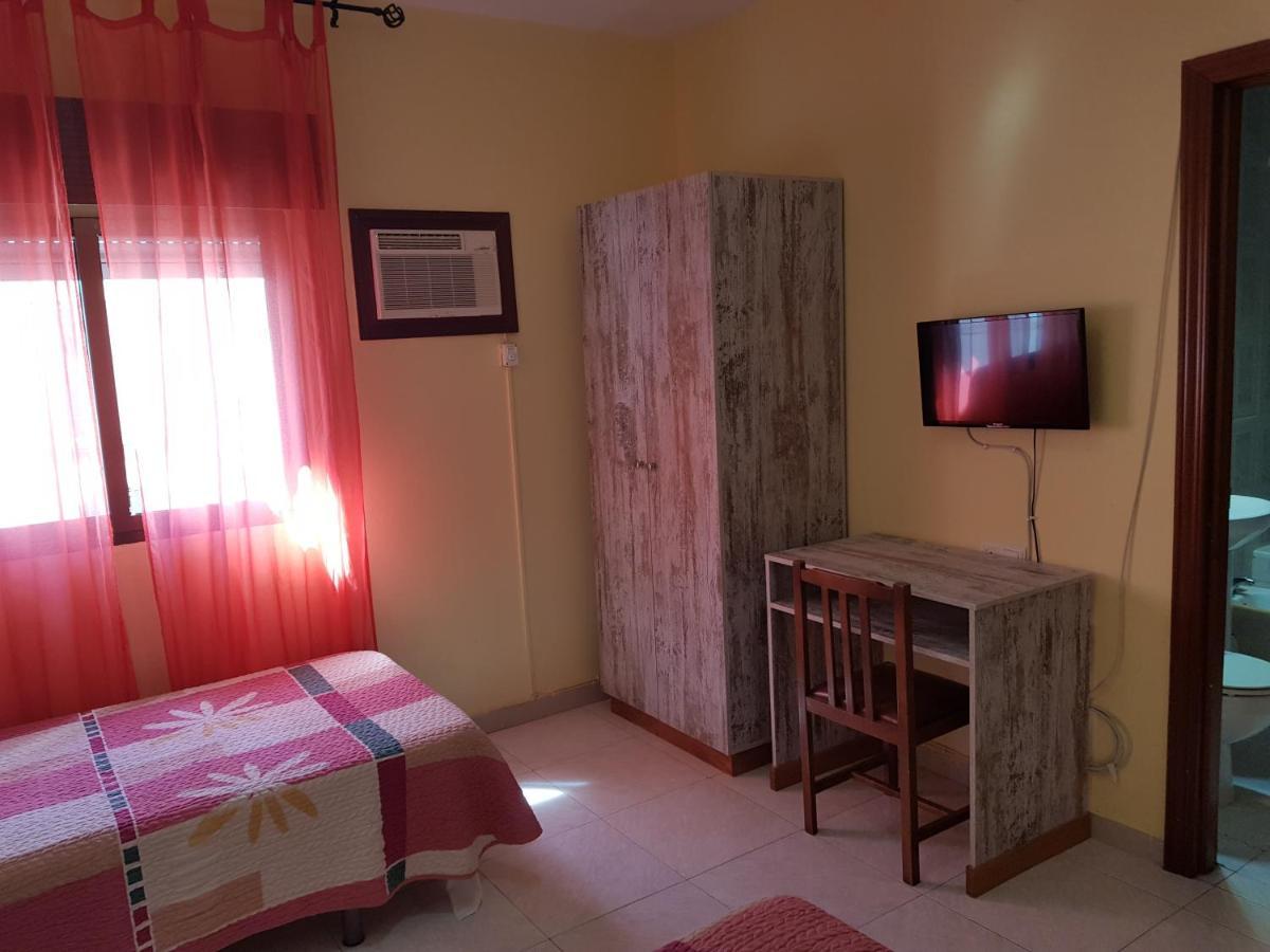 Hostal Virgen Del Rocio Ронда Экстерьер фото