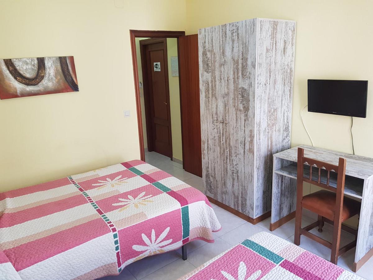 Hostal Virgen Del Rocio Ронда Экстерьер фото