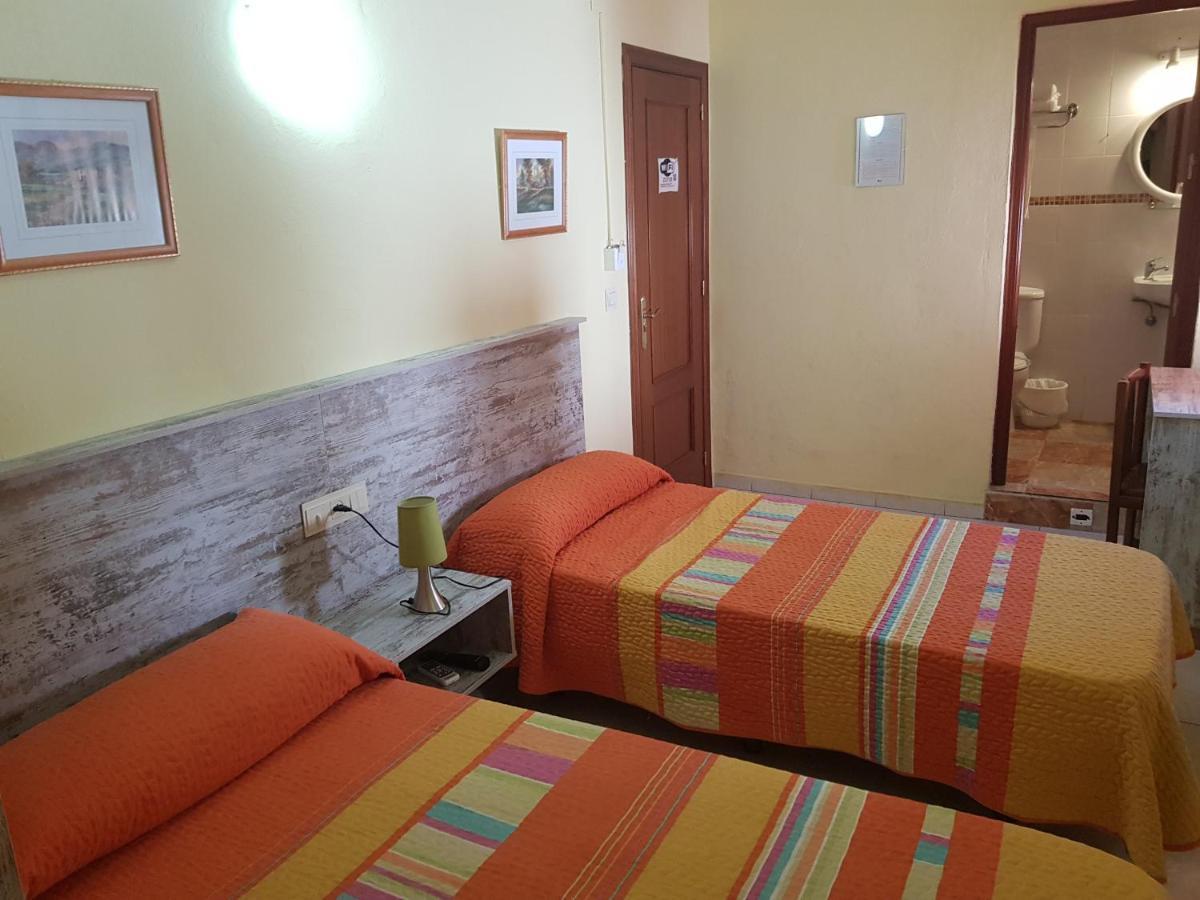 Hostal Virgen Del Rocio Ронда Экстерьер фото