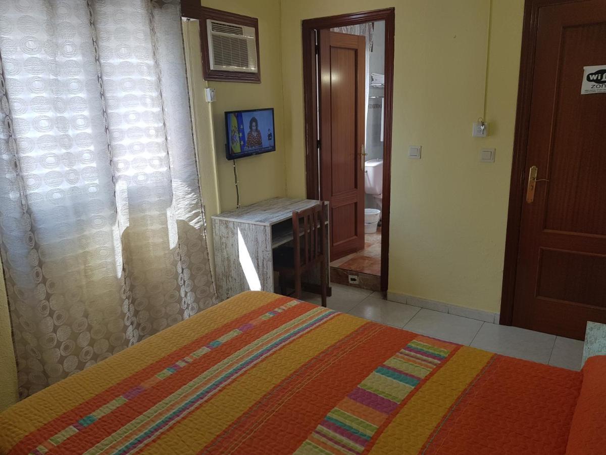 Hostal Virgen Del Rocio Ронда Экстерьер фото