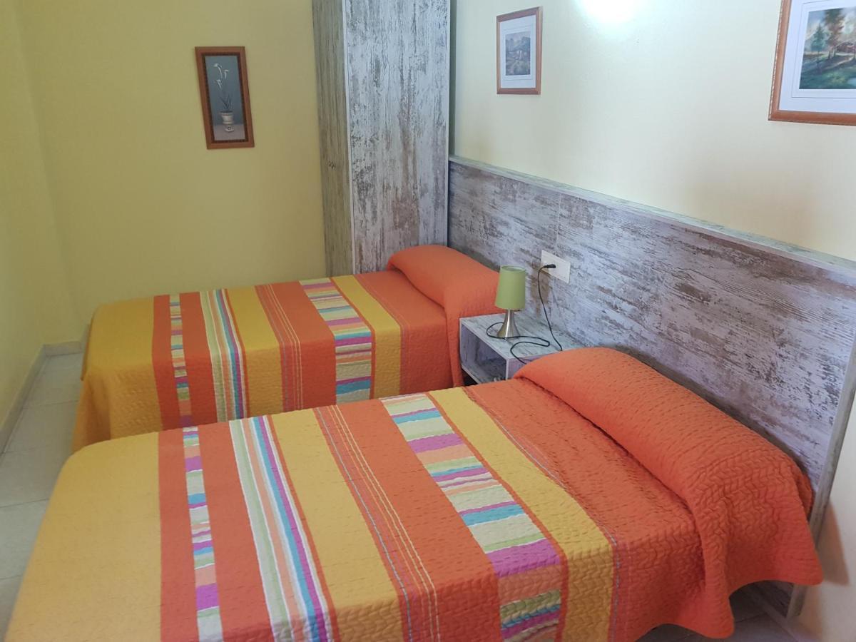 Hostal Virgen Del Rocio Ронда Экстерьер фото
